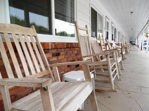 Laurel Park Inn - image 10