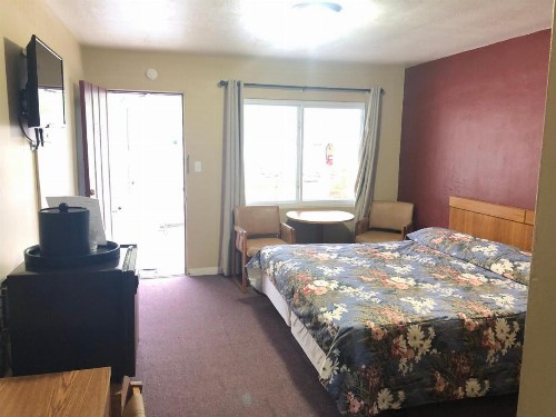 Laurel Park Inn - image 13