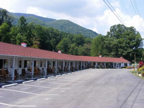 Laurel Park Inn - image 18
