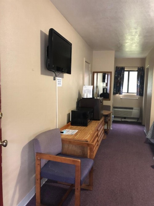 Laurel Park Inn - image 25