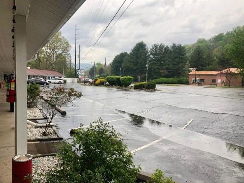 Laurel Park Inn - image 30