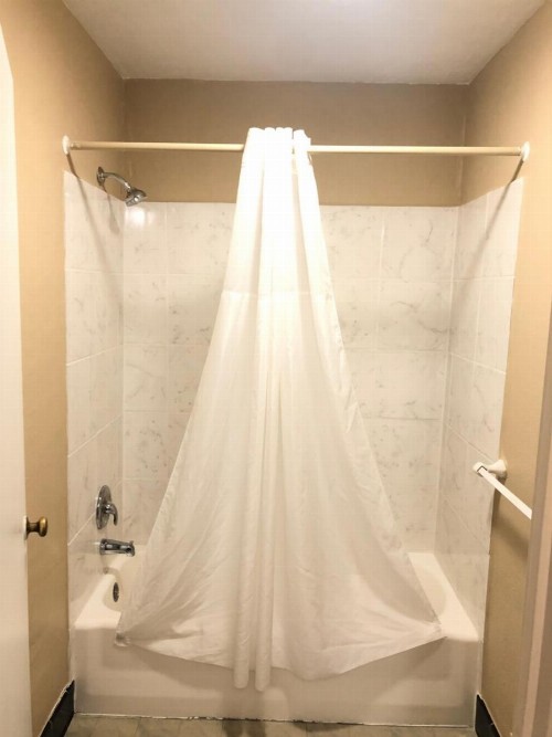 Laurel Park Inn - image 32