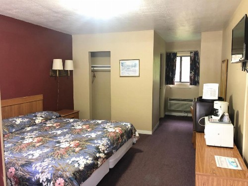 Laurel Park Inn - image 8