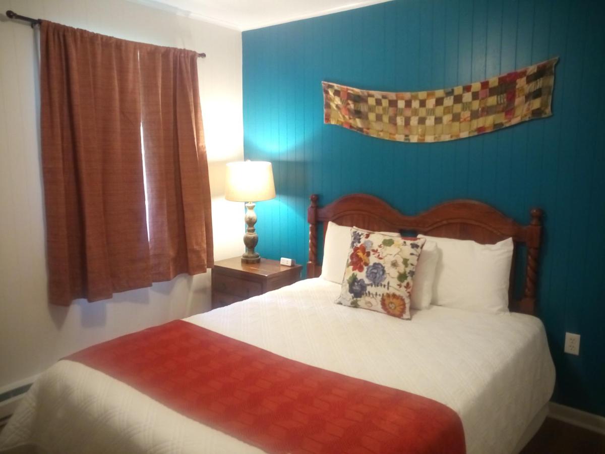 Meadowlark Motel - image 7