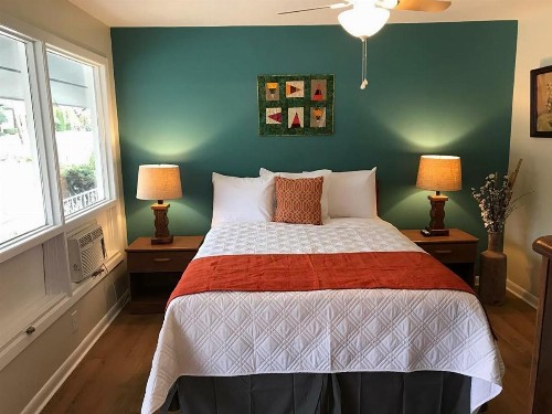 Meadowlark Motel - image 3