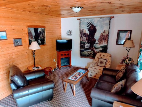 Smoky Falls Lodge - image 11