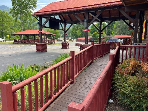 Smoky Falls Lodge - image 12