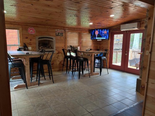 Smoky Falls Lodge - image 18