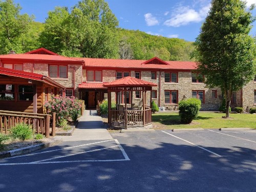 Smoky Falls Lodge - image 20