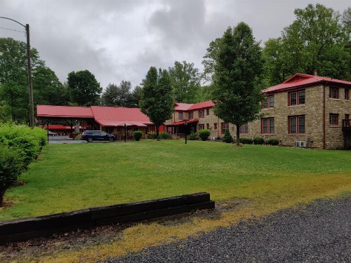 Smoky Falls Lodge - image 28