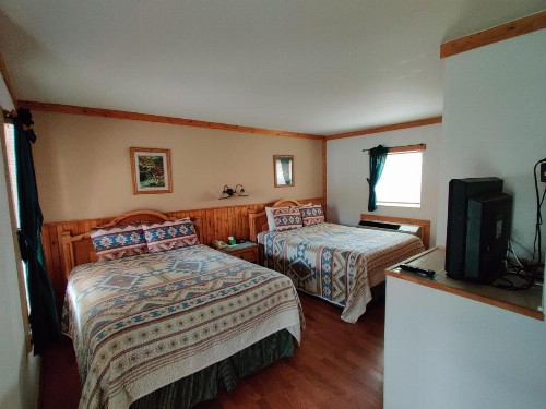 Smoky Falls Lodge - image 36