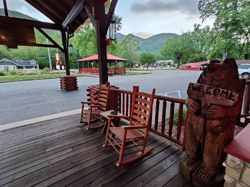 Smoky Falls Lodge - image 5