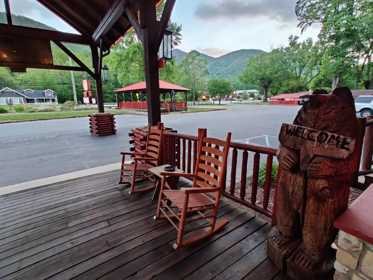 Smoky Falls Lodge - image 5