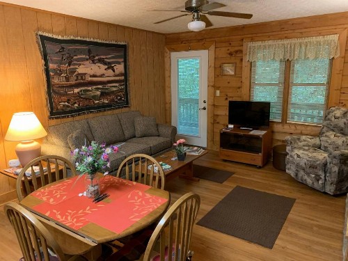 Misty Creek Log Cabins - image 13