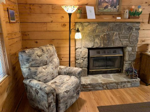 Misty Creek Log Cabins - image 17