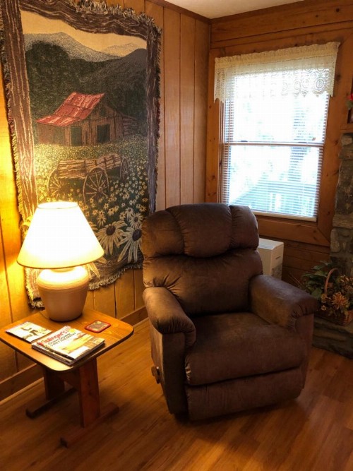 Misty Creek Log Cabins - image 19