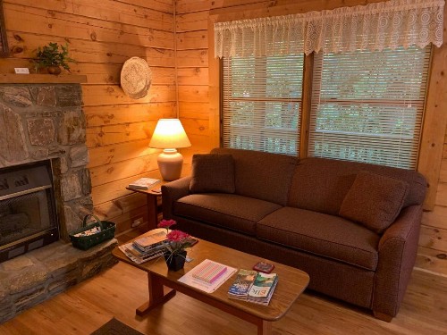 Misty Creek Log Cabins - image 4