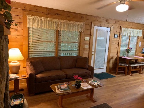 Misty Creek Log Cabins - image 8