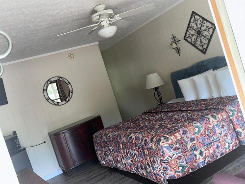 Stony Creek Motel - image 40