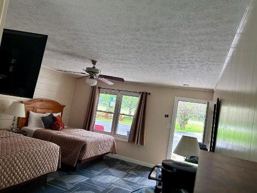 Stony Creek Motel - image 8
