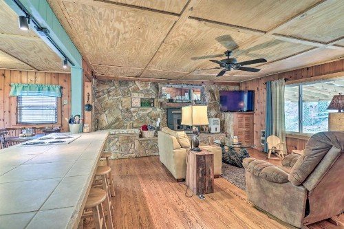 Maggie Valley Retreat with Hot Tub and Fire Pit! - image 3