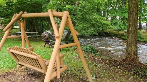 Cozy Creek Cottages - image 14