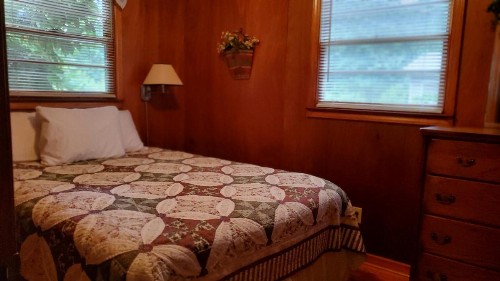 Cozy Creek Cottages - image 30