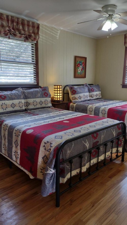 Cozy Creek Cottages - image 6