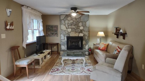 Cozy Creek Cottages - image 8
