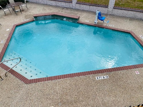 Magnolia Inn and Suites - image 11