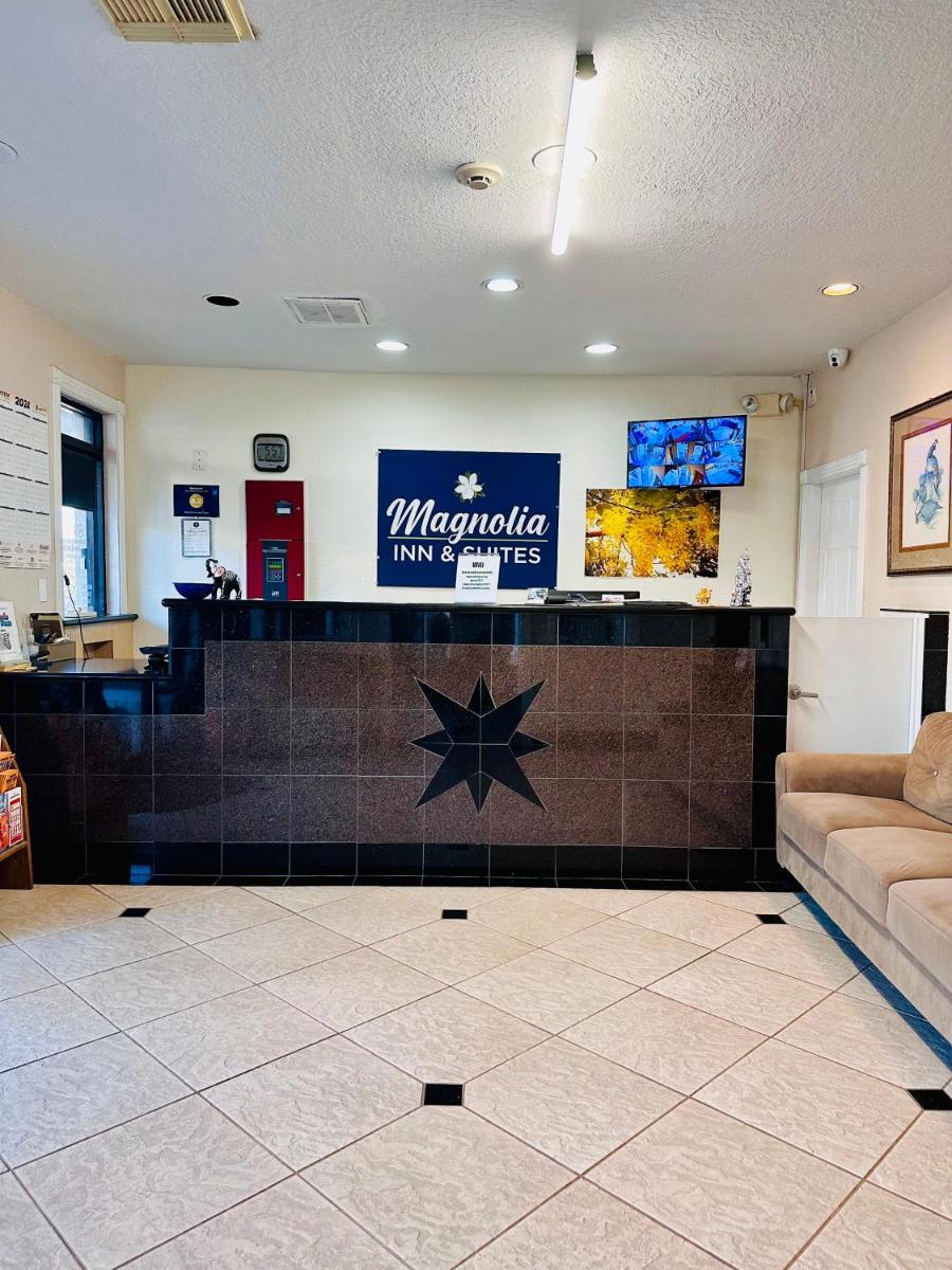 Magnolia Inn and Suites - image 4
