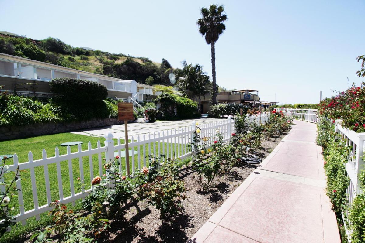 Malibu Country Inn - main image
