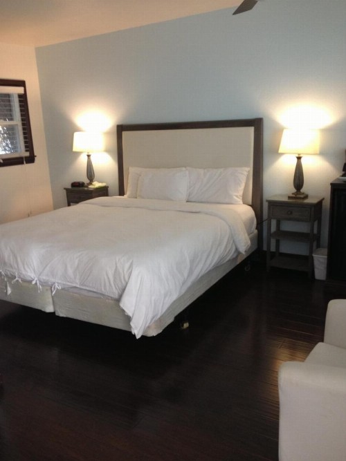 Malibu Country Inn - image 2