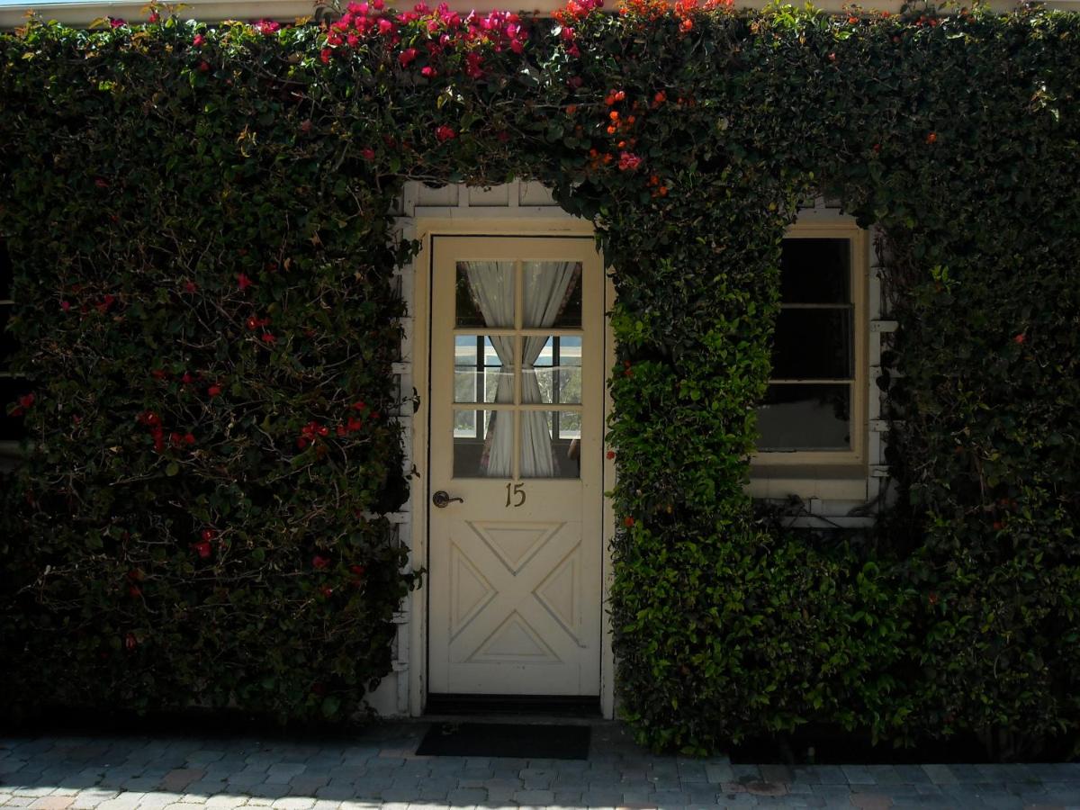 Malibu Country Inn - image 3