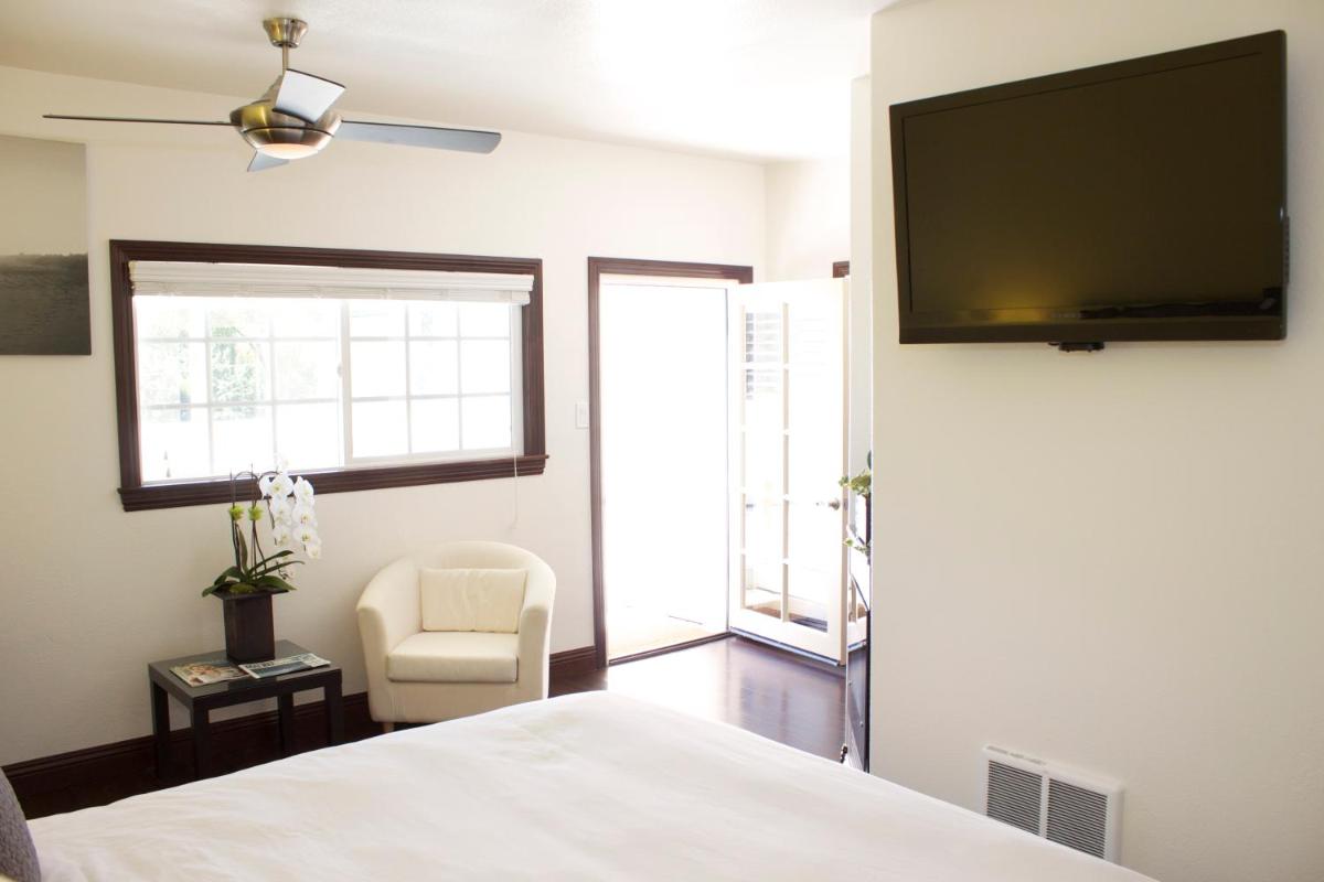 Malibu Country Inn - image 7