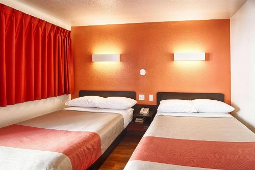 Motel 6-Mammoth Lakes CA - image 11