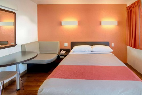 Motel 6-Mammoth Lakes CA - image 16