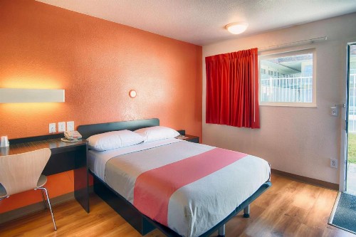 Motel 6-Mammoth Lakes CA - image 18