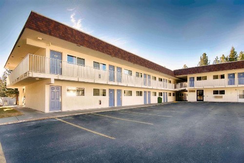 Motel 6-Mammoth Lakes CA - image 27
