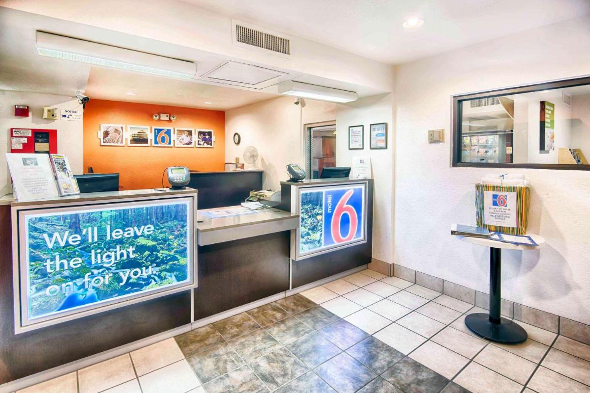 Motel 6-Mammoth Lakes CA - image 3