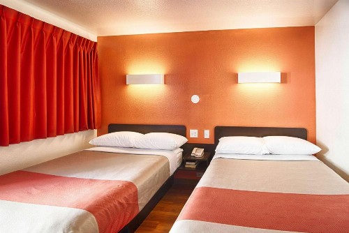 Motel 6-Mammoth Lakes CA - image 32