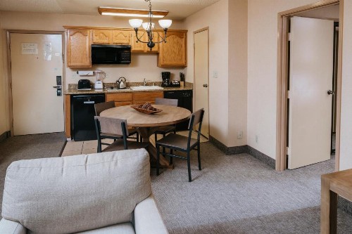 Mammoth Mountain Inn - image 21