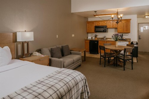 Mammoth Mountain Inn - image 30