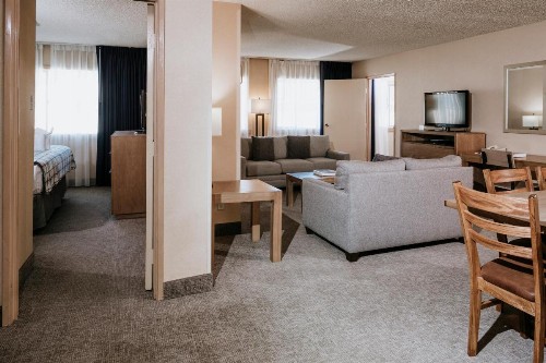 Mammoth Mountain Inn - image 37