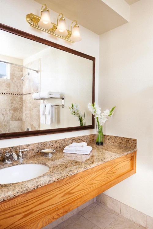 Mammoth Mountain Inn - image 41