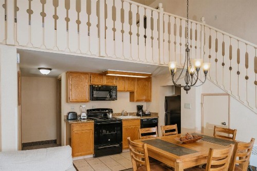 Mammoth Mountain Inn - image 8