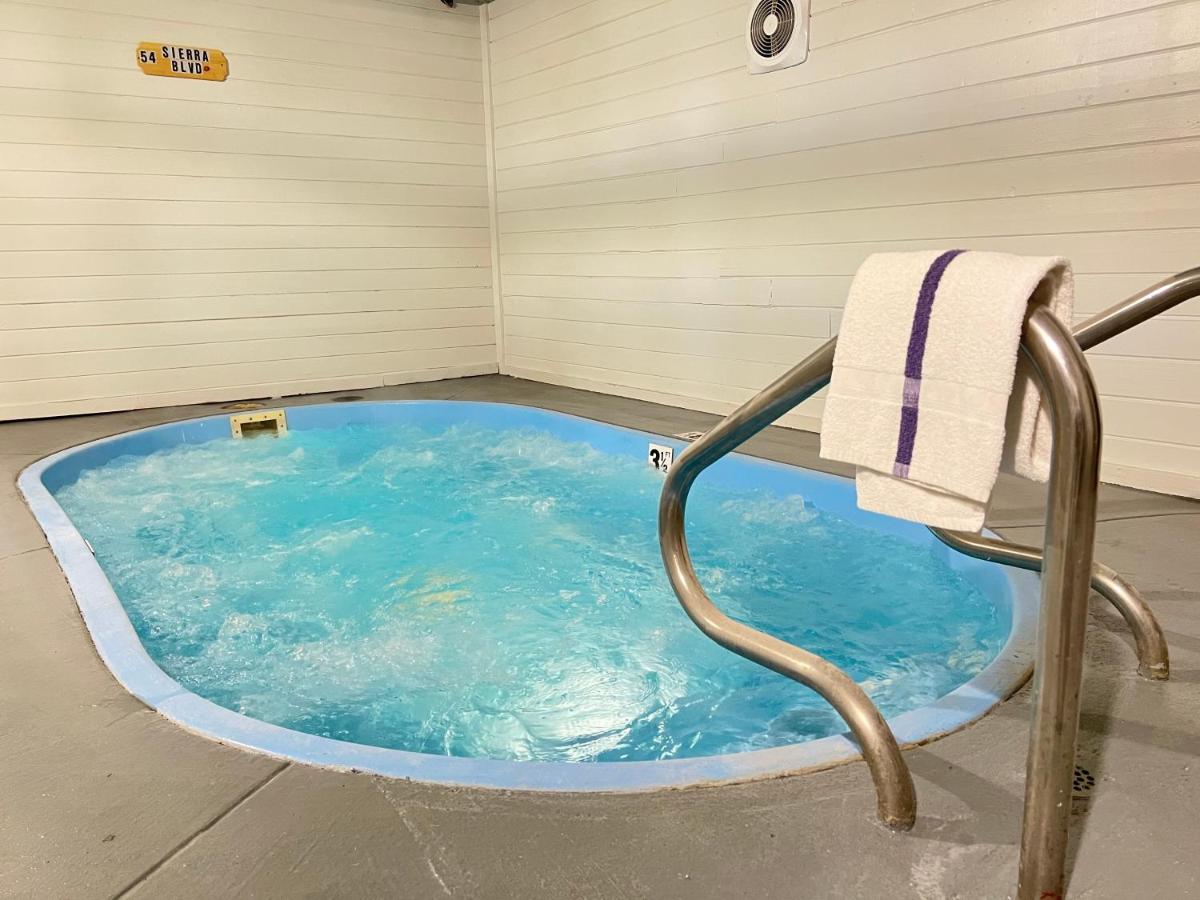 Travelodge by Wyndham Mammoth Lakes - image 3