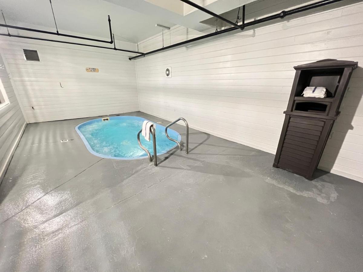 Travelodge by Wyndham Mammoth Lakes - image 4