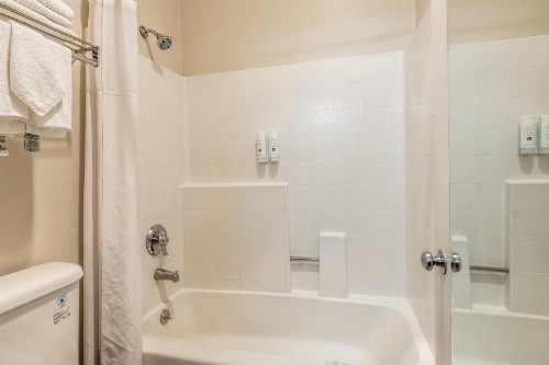 Quality Inn near Mammoth Mountain Ski Resort - image 11
