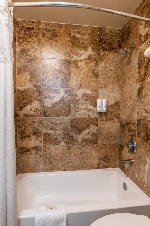 Quality Inn near Mammoth Mountain Ski Resort - image 22